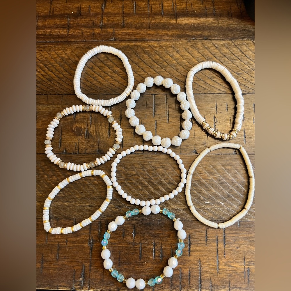 Lot of White and Gold Beaded Bracelets Lot #415